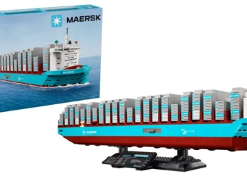 LEGO Maersk Dual-Fuel Container Vessel (40955)