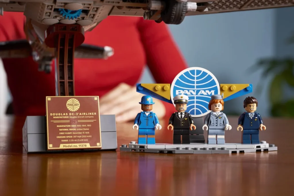 LEGO ICONS 11378 Douglas DC-3 Pan AM