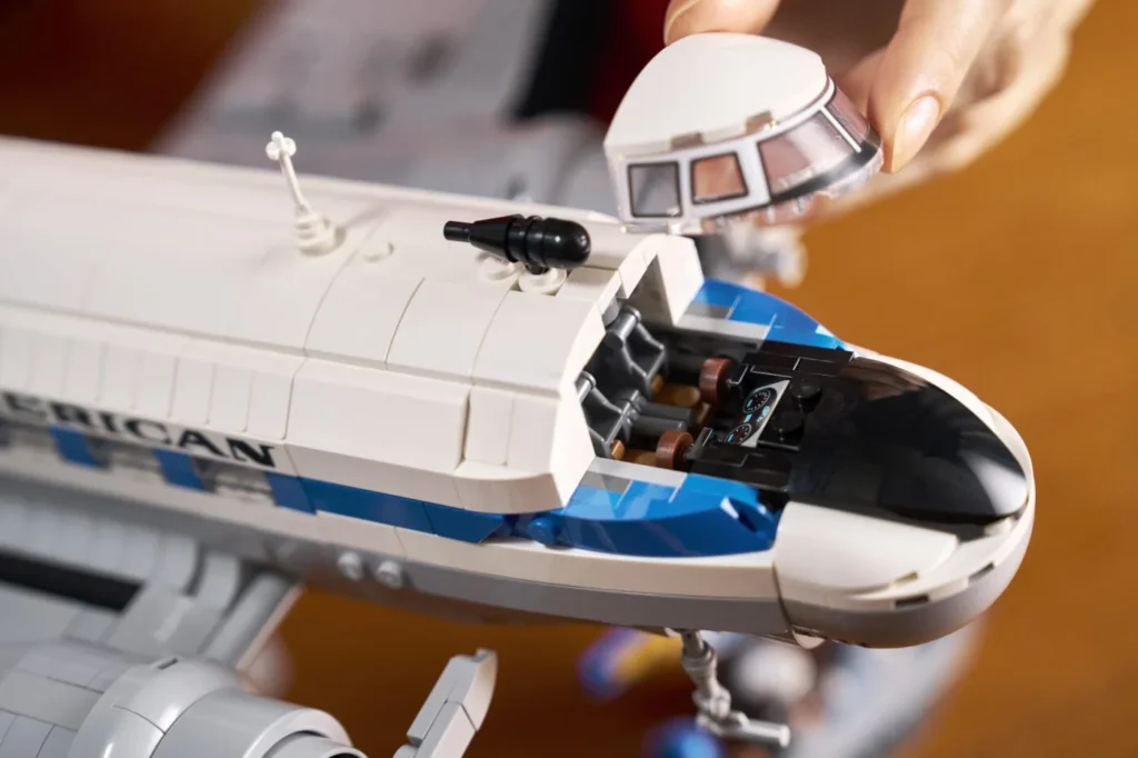 LEGO ICONS 11378 Douglas DC-3 Pan AM