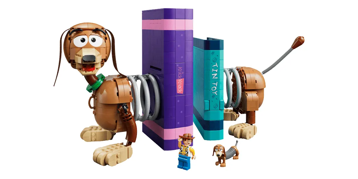 LEGO 43301 Sujetalibros de Slinky: el set más grande hasta la fecha de Toy Story 1 LEGO 43301 Toy Story Sujetalibros de Slinky