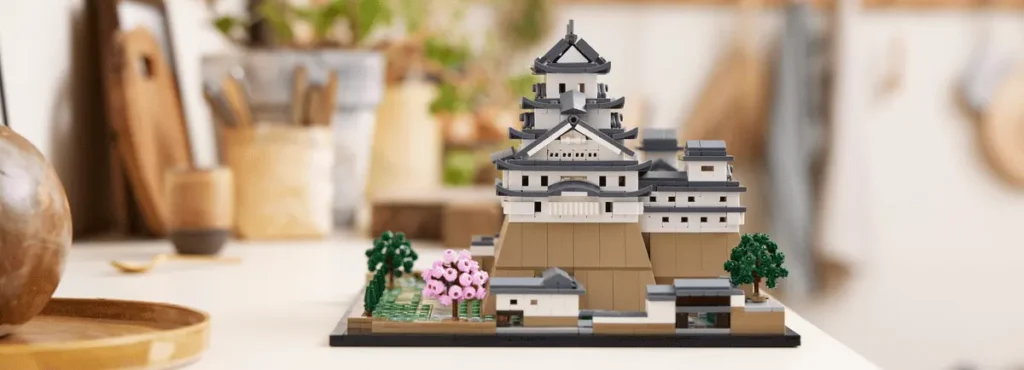 Lego architecture retire 2026