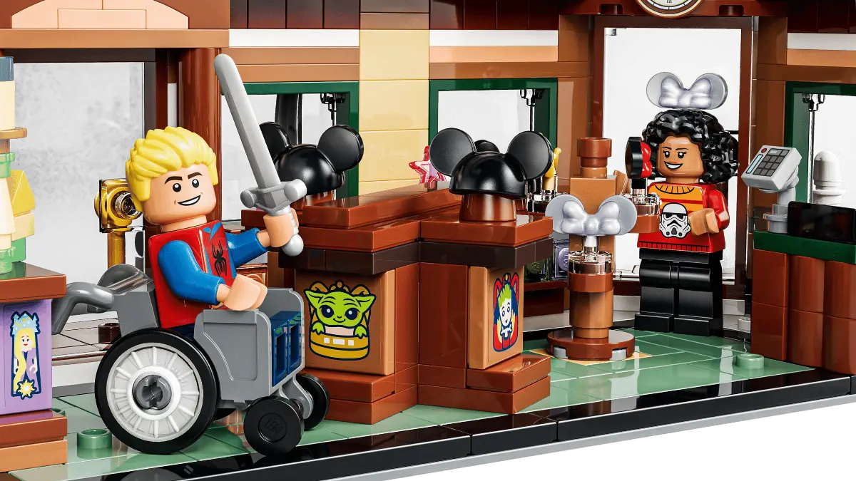 43302 LEGO Disney Main Street, U.S.A.