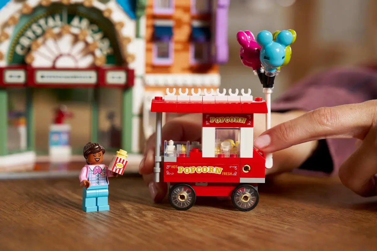 43302 LEGO Disney Main Street, U.S.A.
