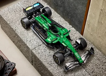 LEGO 42240 Aston Martin Aramco AMR25 F1
