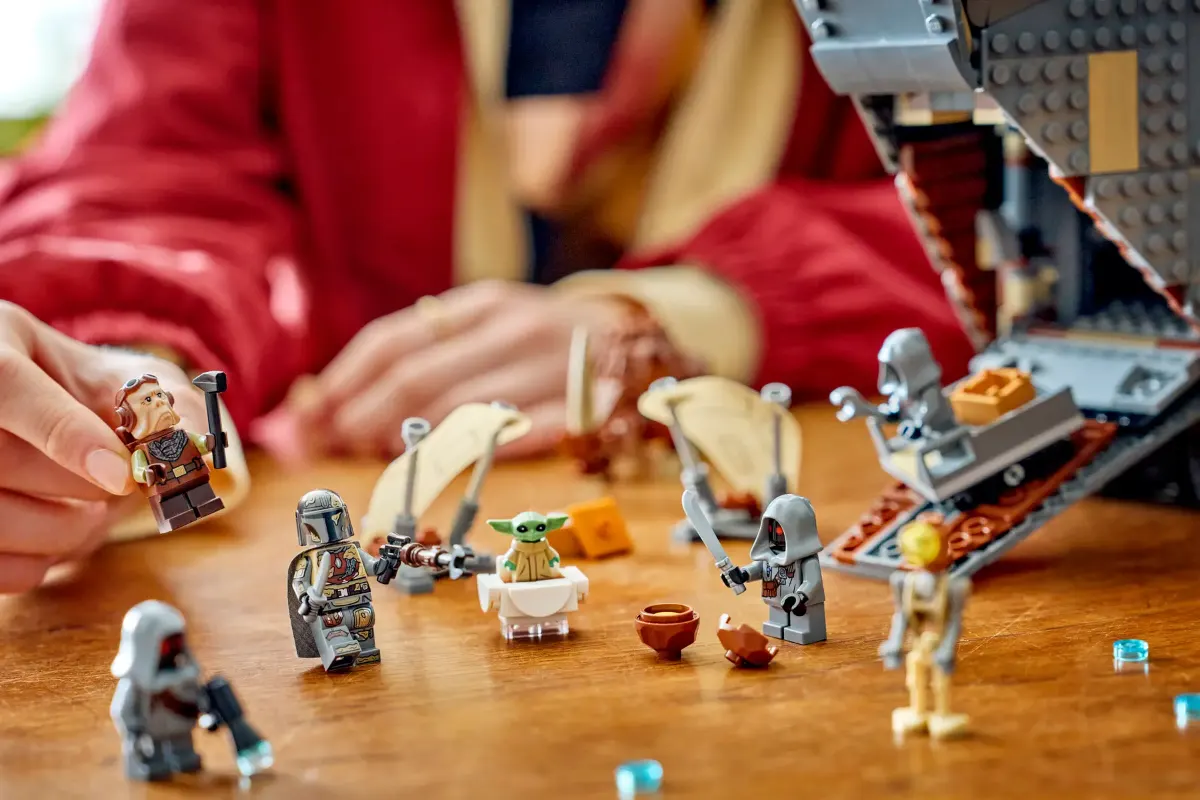 LEGO 75453 Reptador de las Arenas del Exterior y Mudhorn 01