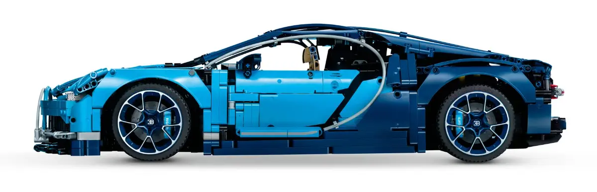 LEGO Technic 42083 Bugatti Chiron 01