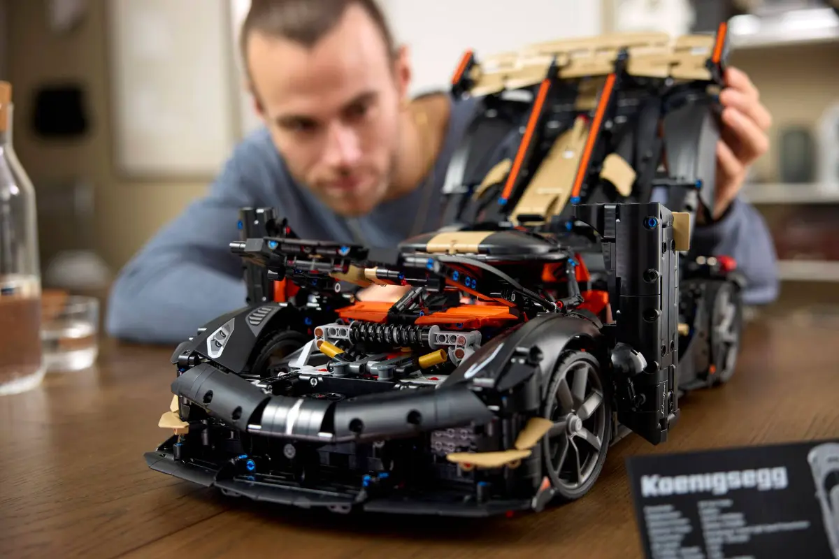 LEGO Technic 42232 Koenigsegg Sadair’s Spear 02