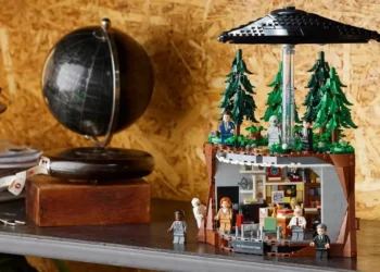 alt imagen destacadaLEGO Ideas The X-Files 21369 diorama despacho Mulder ovni