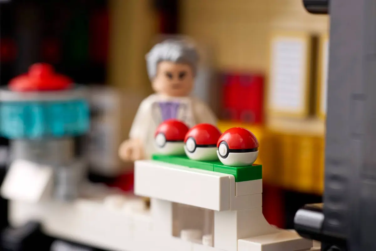 LEGO 72154 Poké Ball: Grandes Momentos del Entrenador 01
