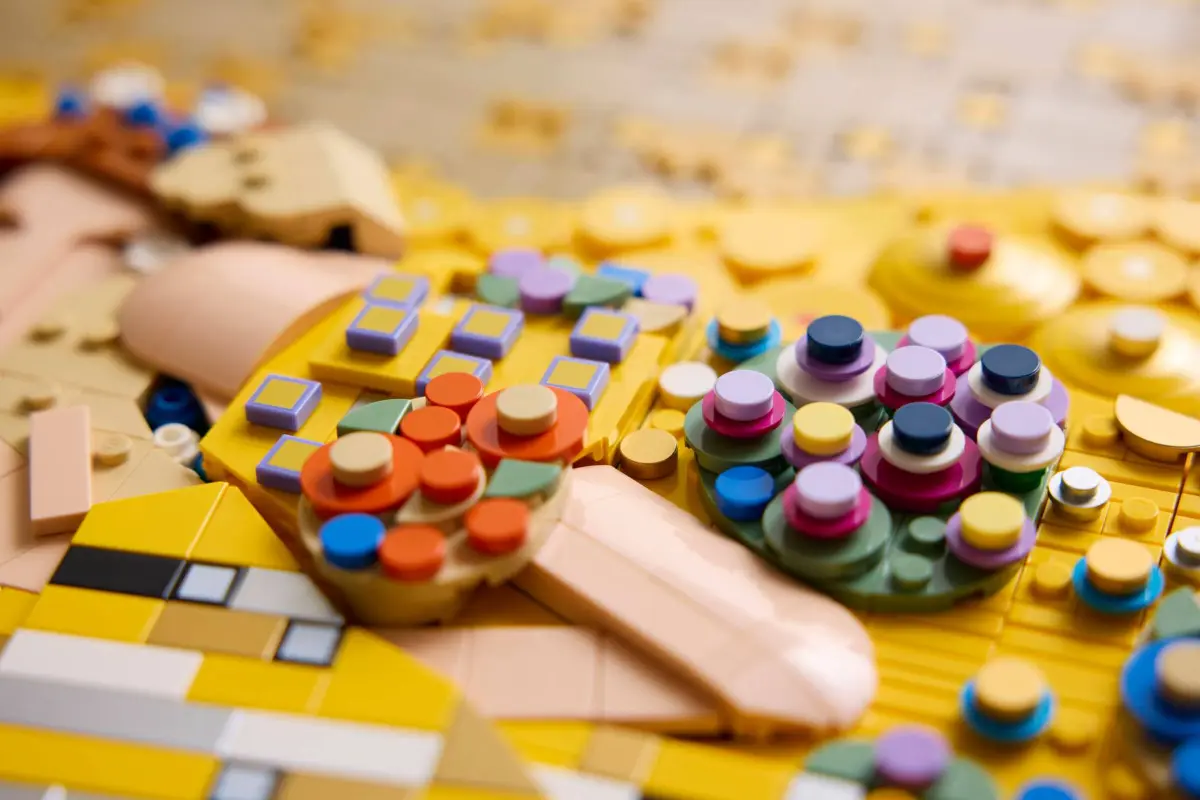 LEGO Art 31221 Gustav Klimt El Beso 02
