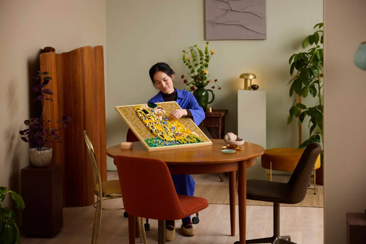 LEGO Art 31221 Gustav Klimt El Beso 06