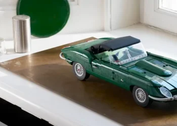 LEGO Icons 11381 Jaguar E-Type