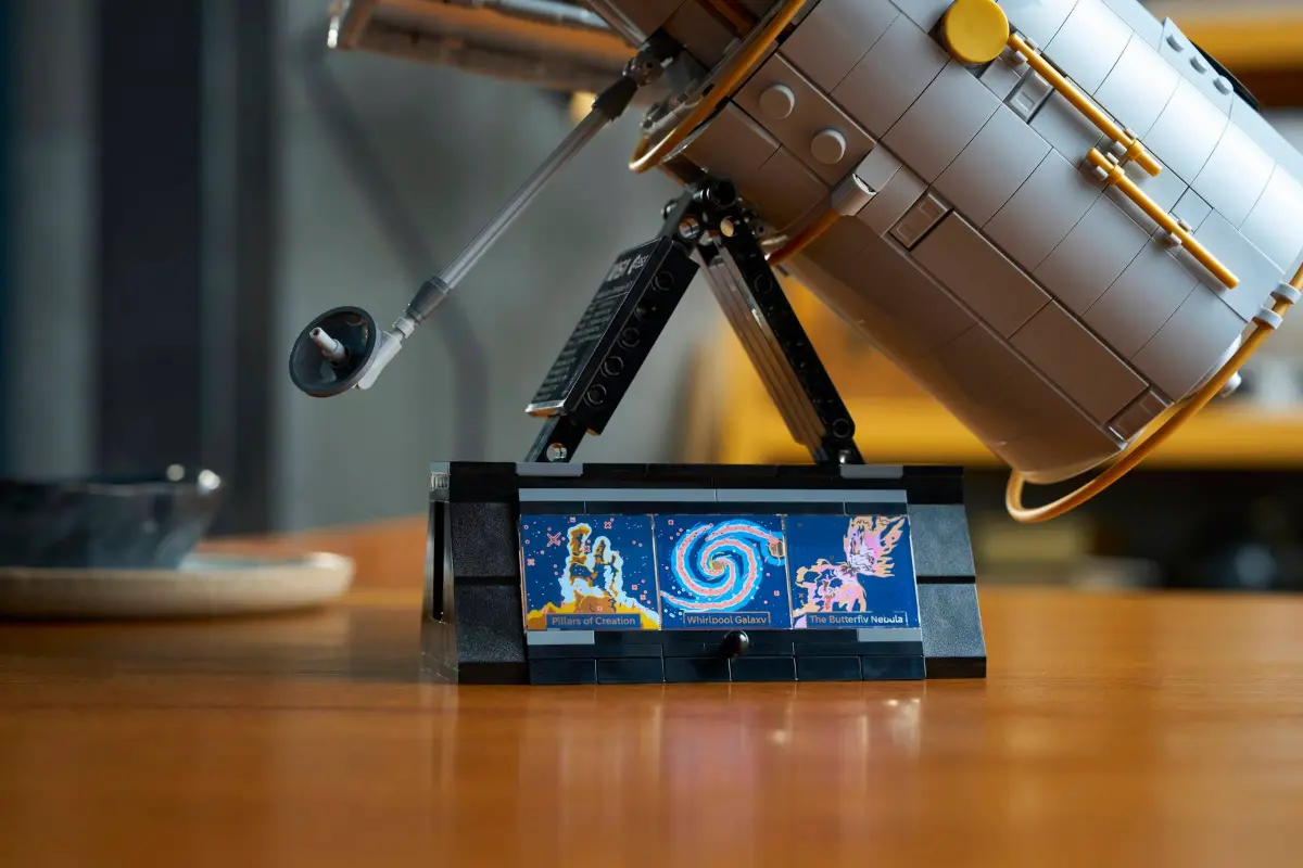 LEGO Icons 11382 Telescopio Espacial Hubble 02