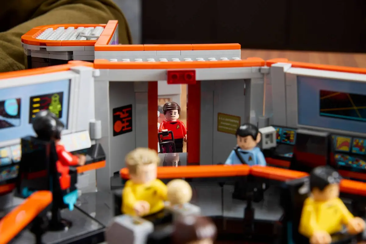 LEGO Icons 11385 Star Trek Puente U.S.S. Enterprise NCC-1701 01
