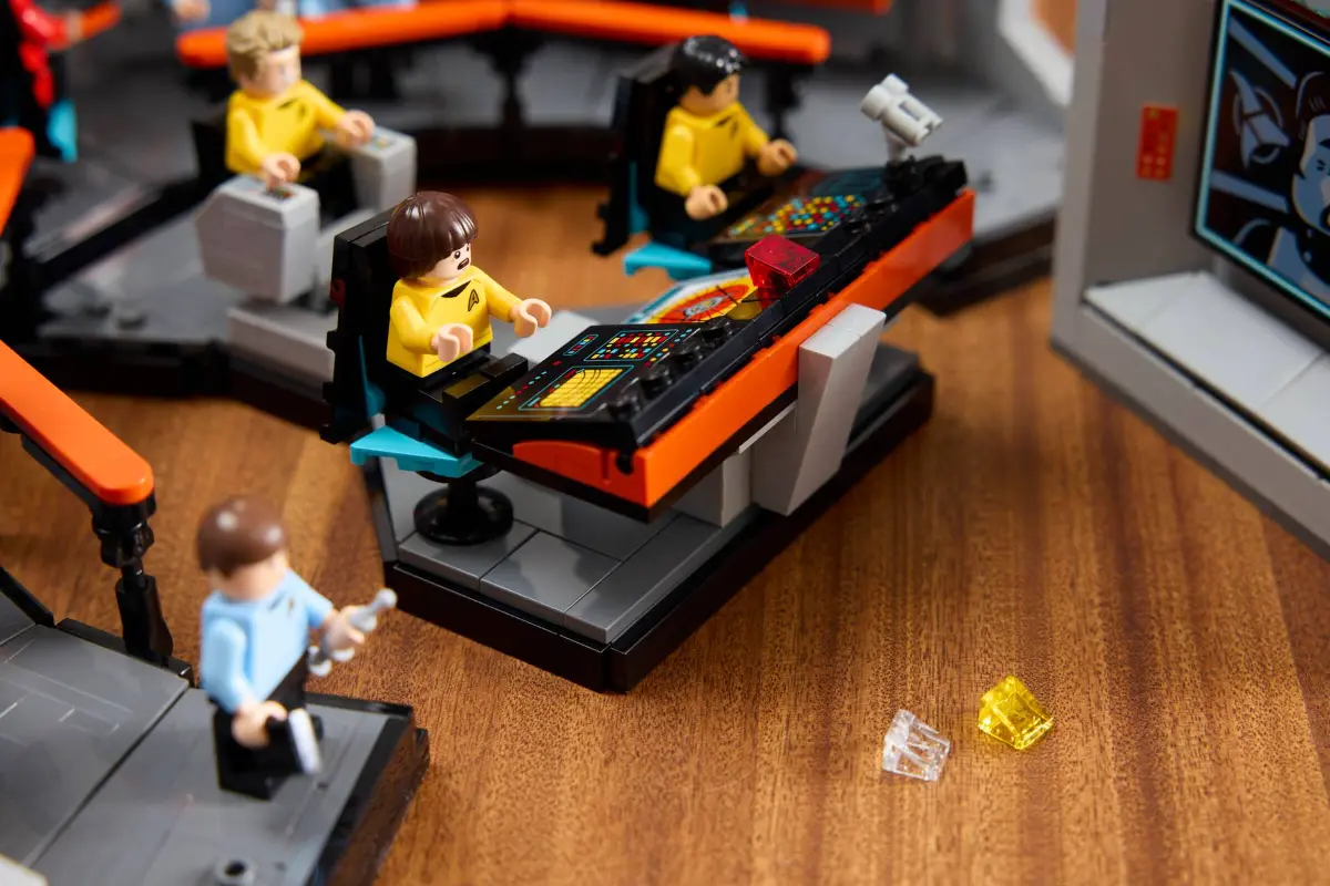 LEGO Icons 11385 Star Trek Puente U.S.S. Enterprise NCC-1701 03