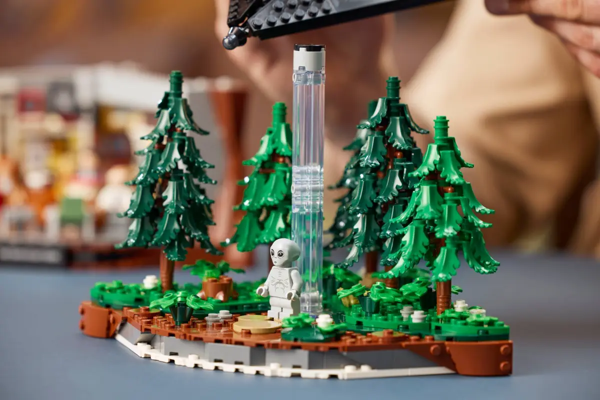 LEGO Ideas 21369 The X-Files 02