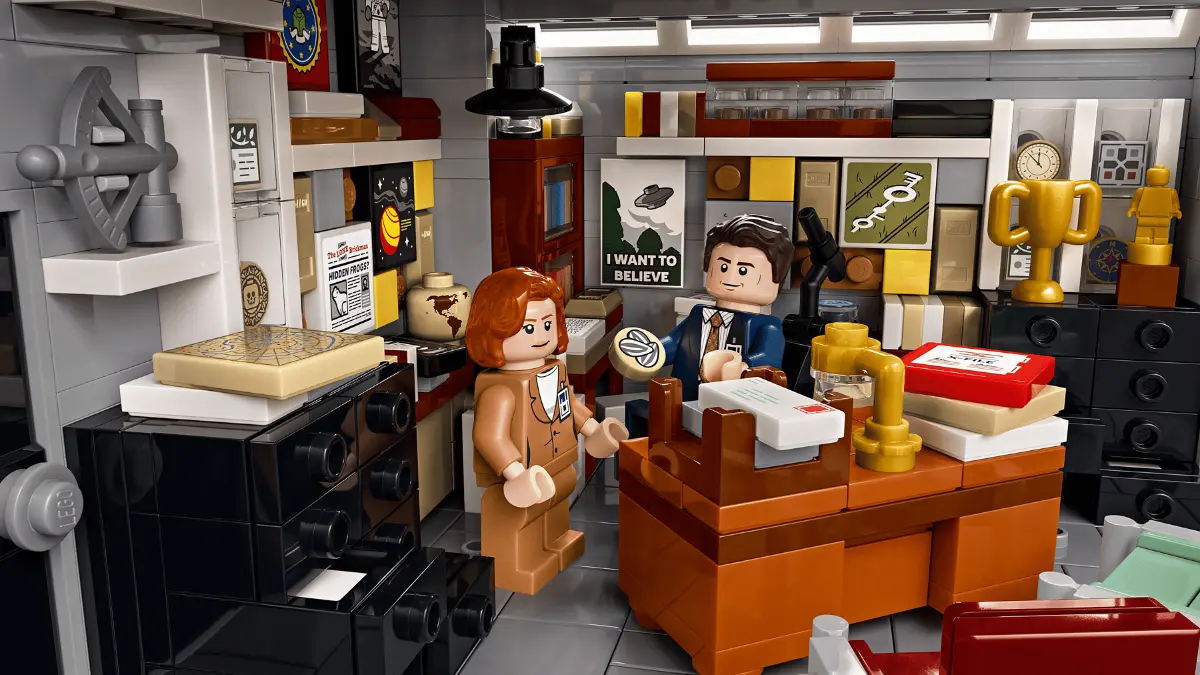 LEGO Ideas 21369 The X-Files 12
