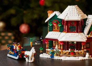 LEGO ICONS 11387 Casa Navideña - Colección Winter Village