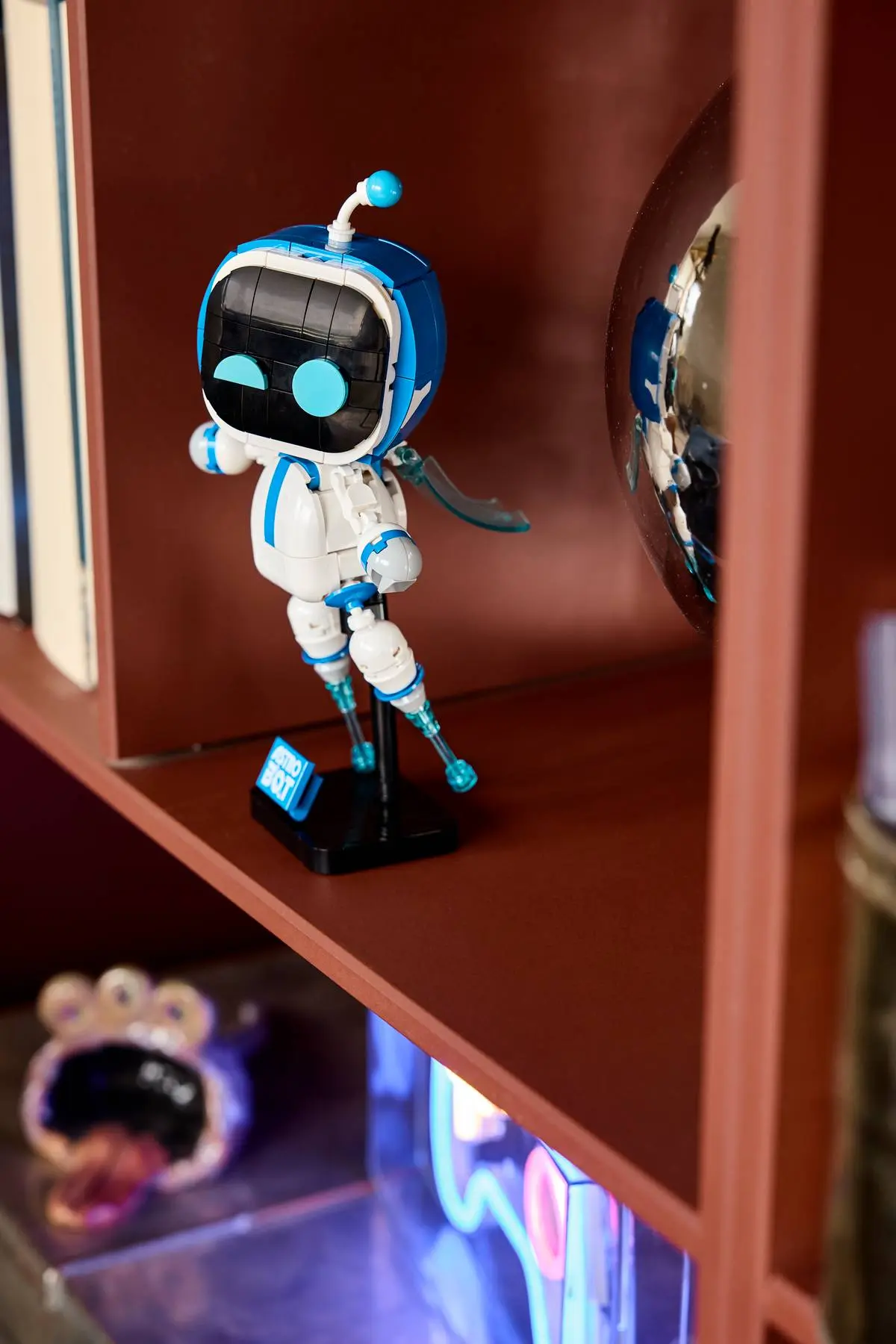 LEGO 40899 Astro Bot GWP 03